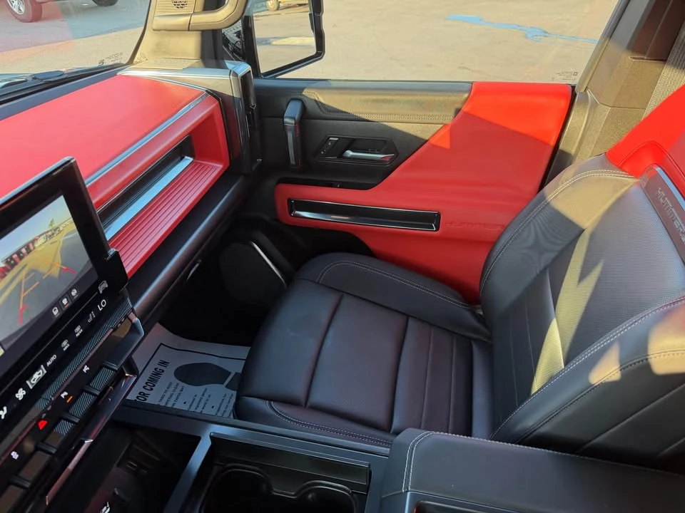 2026 GMC Hummer EV - Image 12 of 20