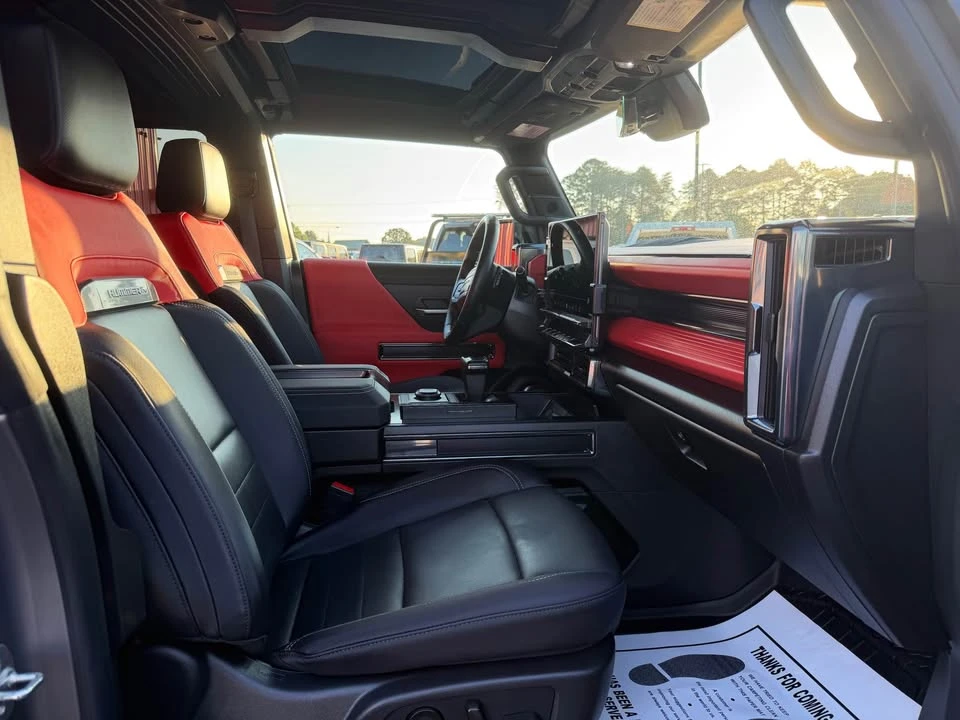 2026 GMC Hummer EV - Image 13 of 20