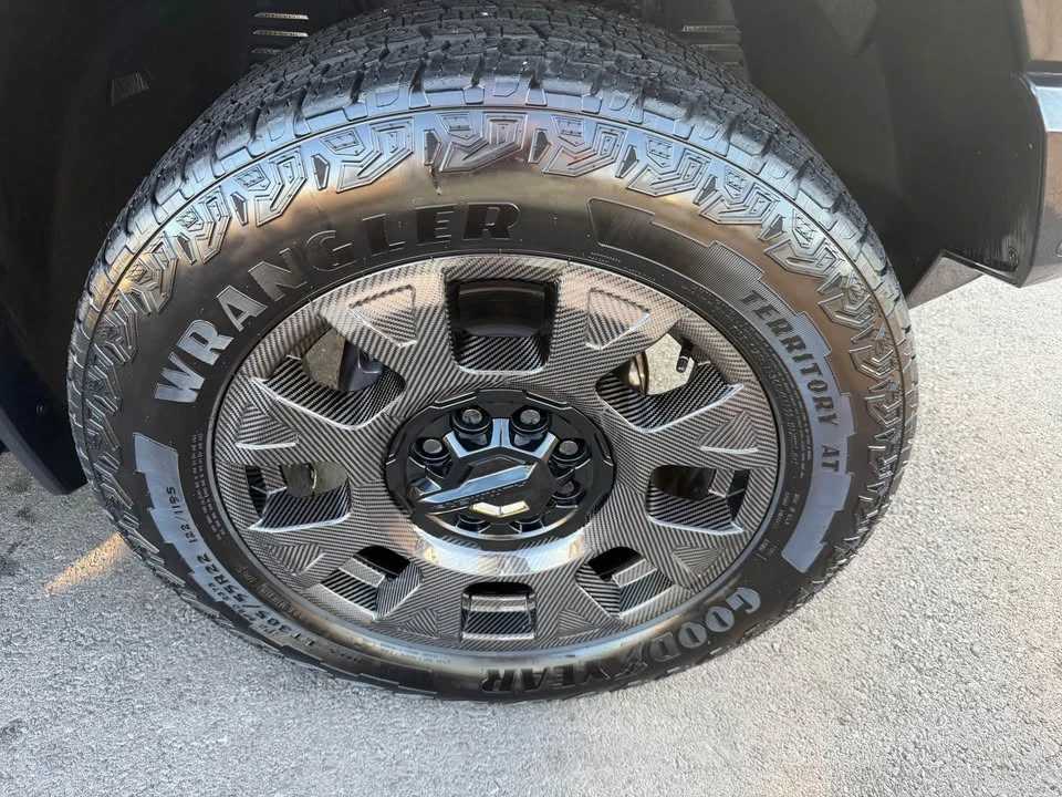 2026 GMC Hummer EV - Image 17 of 20