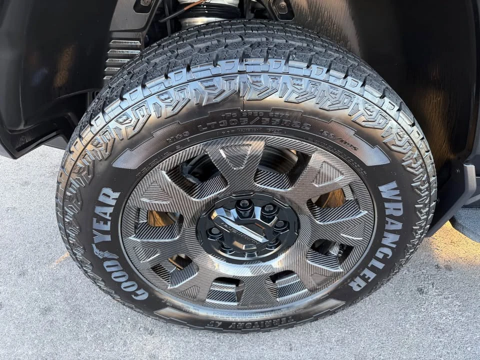 2026 GMC Hummer EV - Image 18 of 20