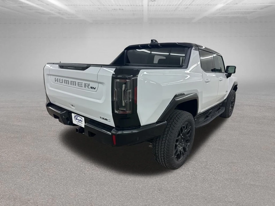 2026 GMC Hummer EV - Image 11 of 12