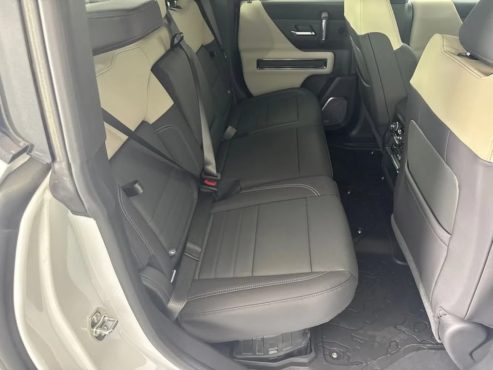 2026 GMC Hummer EV - Image 15 of 20
