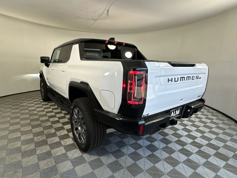 2026 GMC Hummer EV - Image 7 of 20