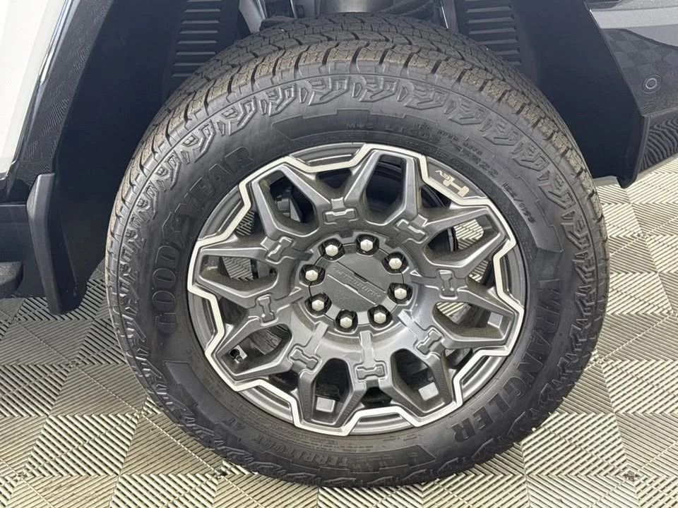 2026 GMC Hummer EV - Image 12 of 20