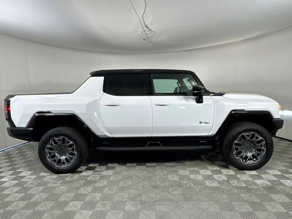 2026 GMC Hummer EV - Image 4 of 20