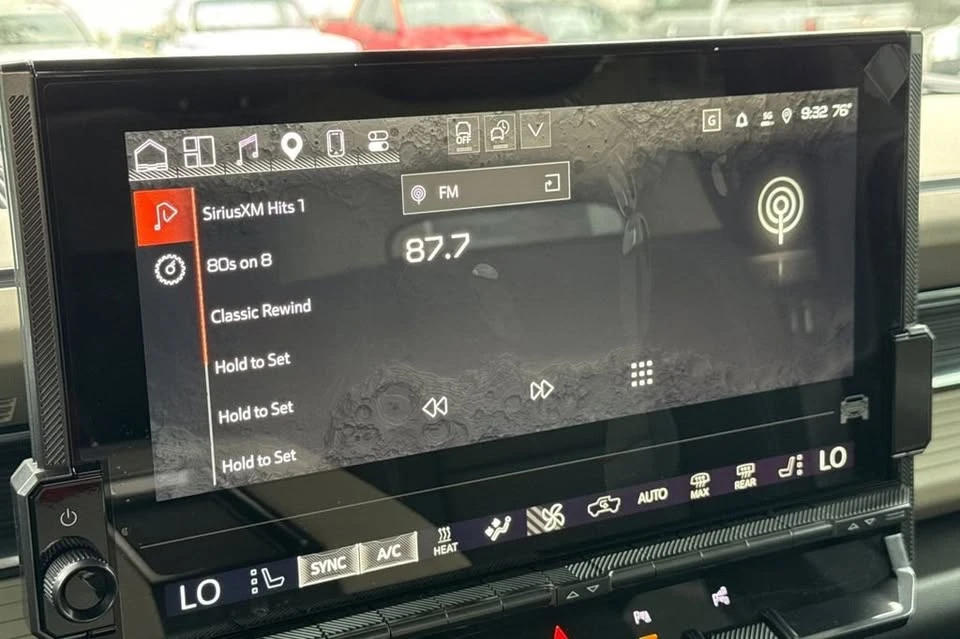 2026 GMC Hummer EV - Image 17 of 20
