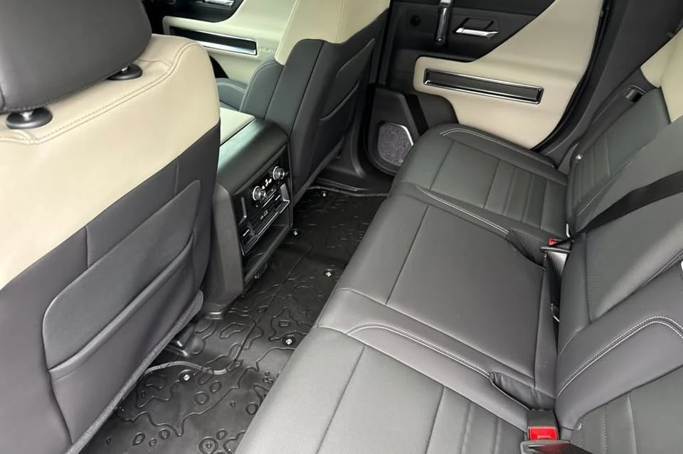 2026 GMC Hummer EV - Image 12 of 20