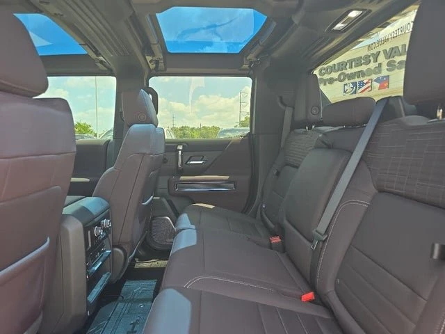 2026 GMC Hummer EV - Image 16 of 19