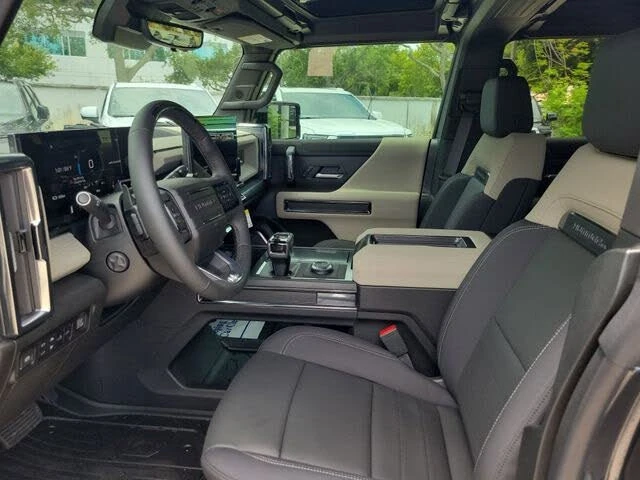 2026 GMC Hummer EV - Image 7 of 12