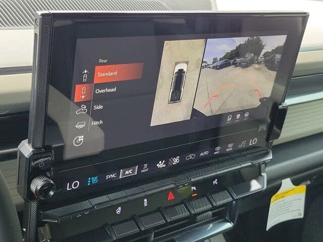 2026 GMC Hummer EV - Image 11 of 12