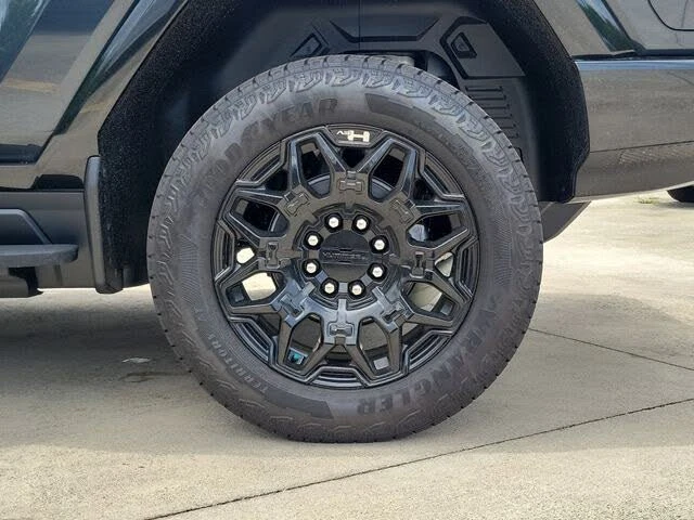 2026 GMC Hummer EV - Image 5 of 12