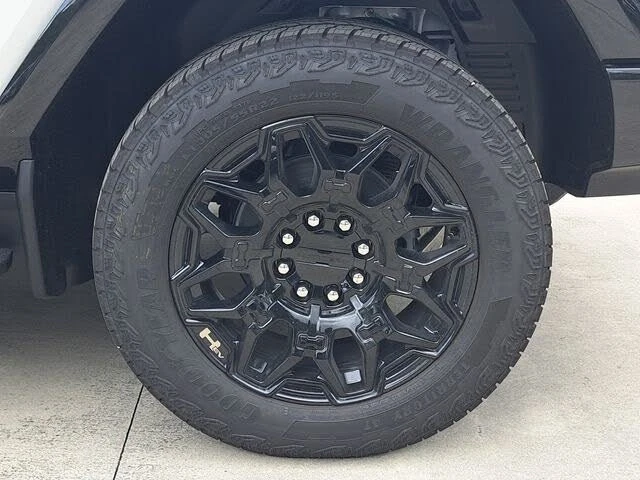2026 GMC Hummer EV - Image 5 of 12