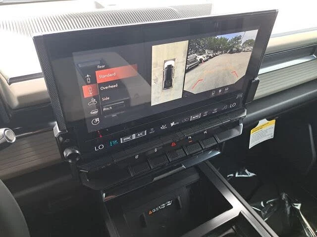 2026 GMC Hummer EV - Image 11 of 12