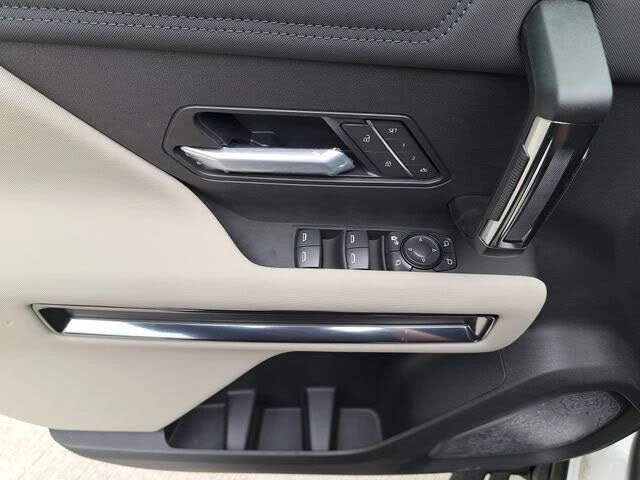 2026 GMC Hummer EV - Image 9 of 12