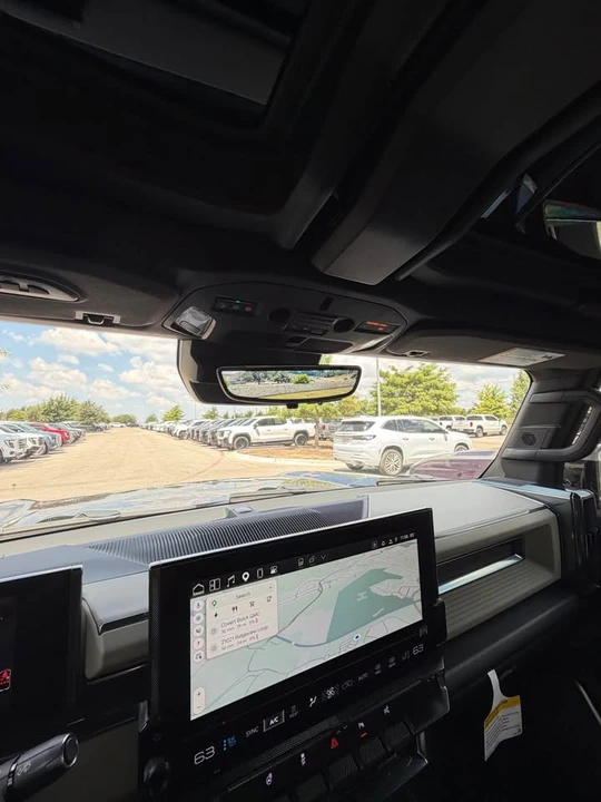 2026 GMC Hummer EV - Image 8 of 12