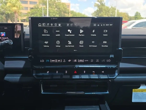 2026 GMC Hummer EV - Image 6 of 9