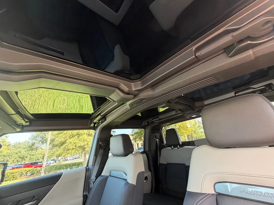 2026 GMC Hummer EV - Image 7 of 8