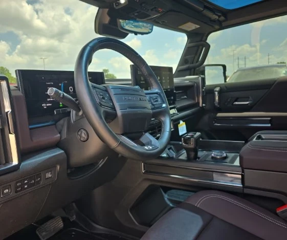 2026 GMC Hummer EV - Image 7 of 9