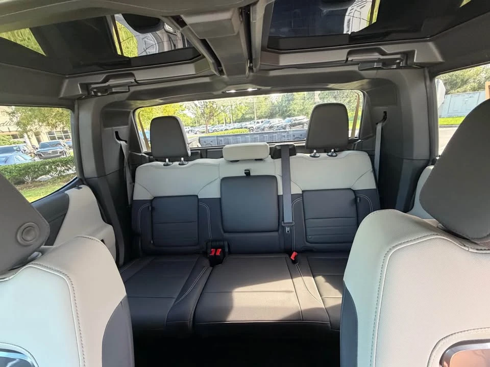 2026 GMC Hummer EV - Image 6 of 8