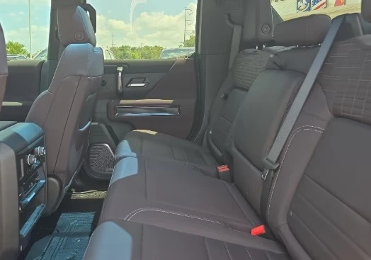 2026 GMC Hummer EV - Image 8 of 9