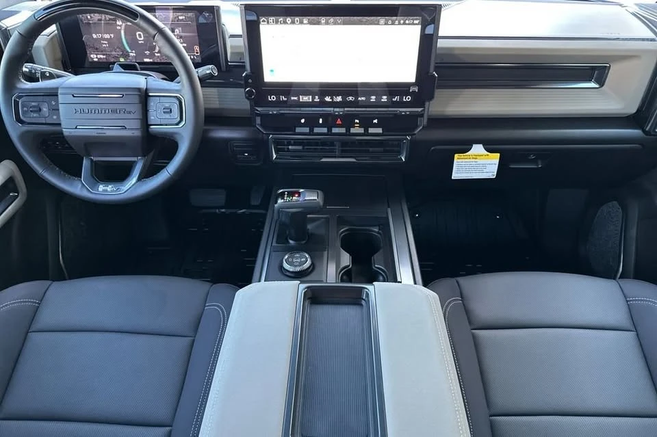 2026 GMC Hummer EV - Image 13 of 20