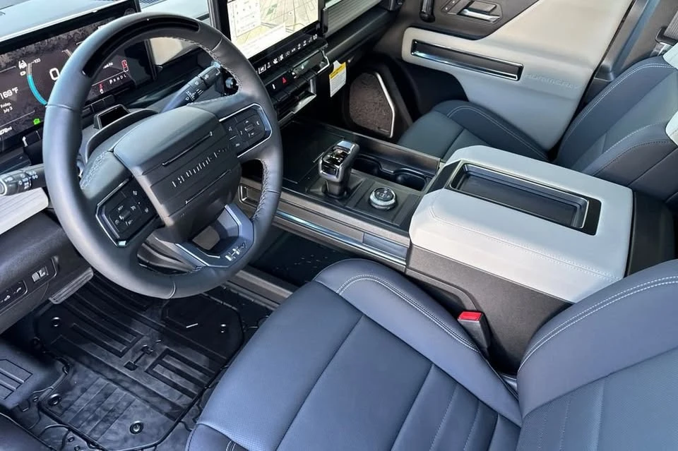 2026 GMC Hummer EV - Image 10 of 20