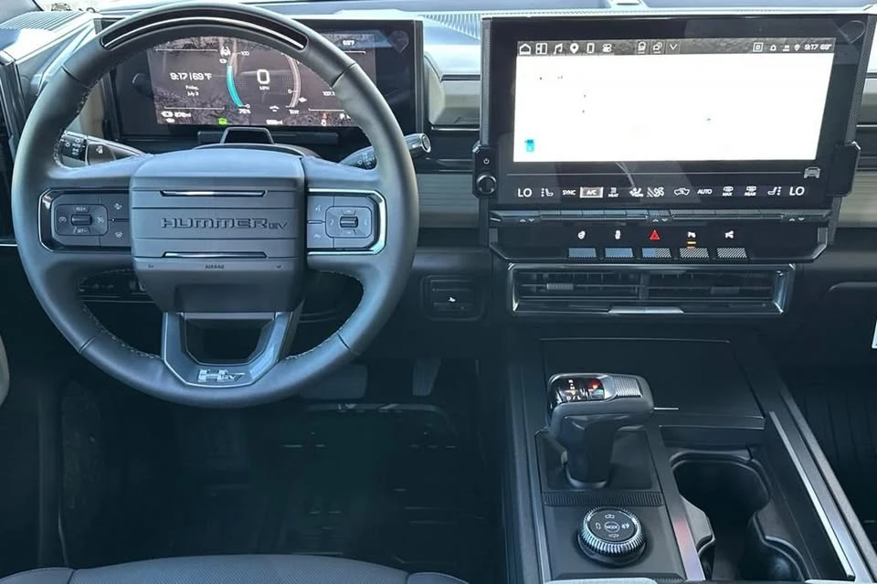 2026 GMC Hummer EV - Image 14 of 20