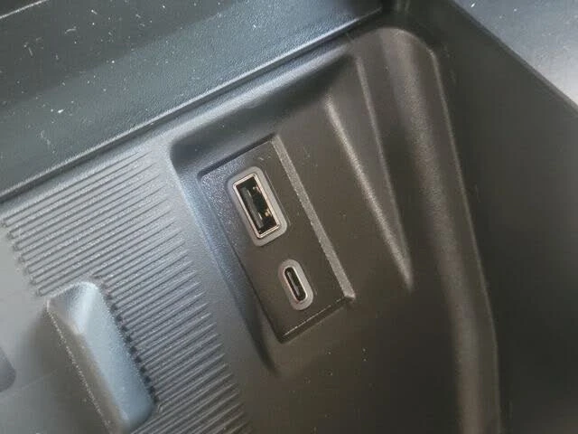 2026 GMC Hummer EV - Image 14 of 14