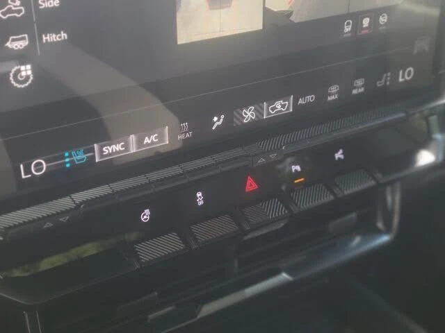 2026 GMC Hummer EV - Image 13 of 14