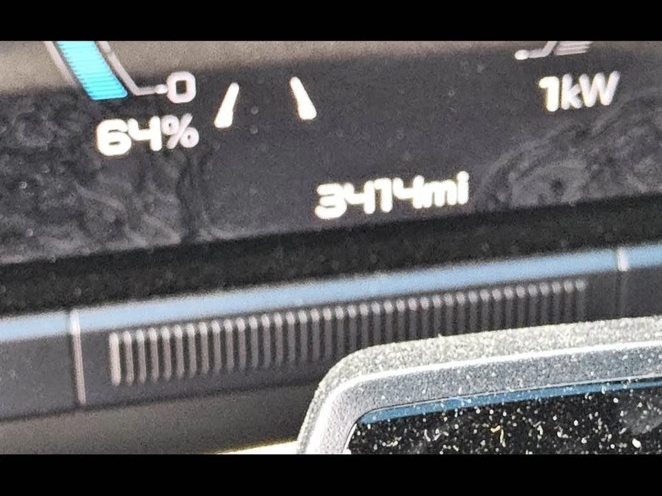 2026 GMC Hummer EV - Image 7 of 16