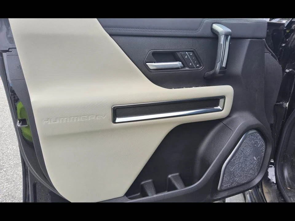 2026 GMC Hummer EV - Image 8 of 16