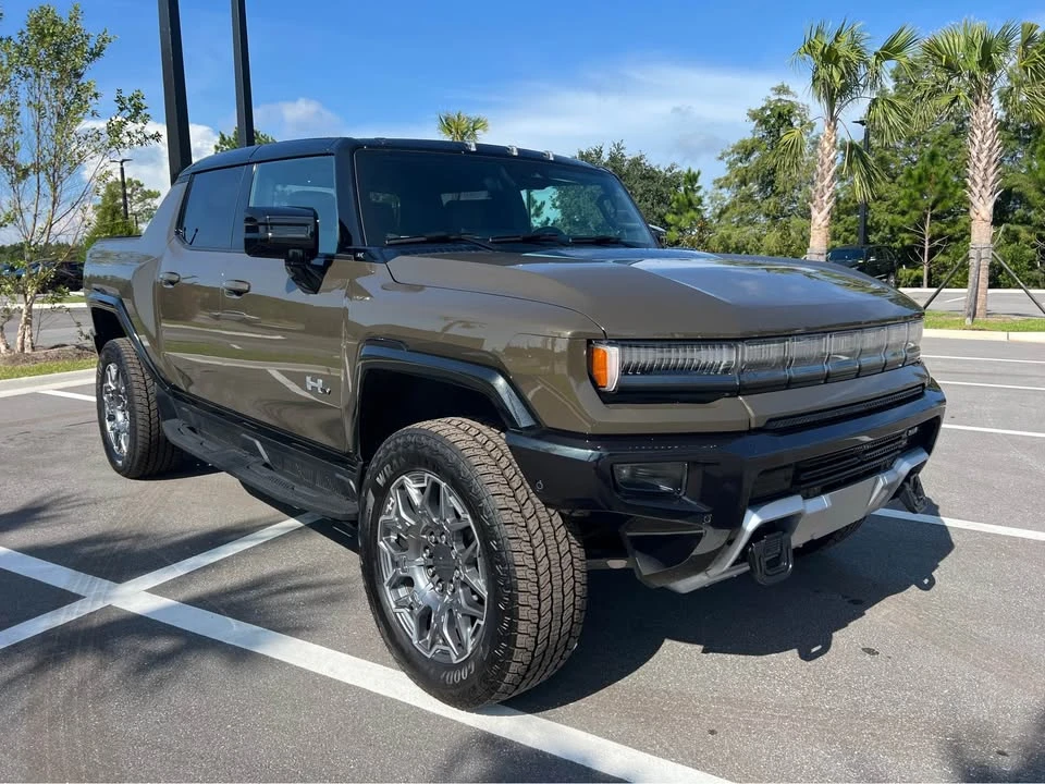2026 GMC Hummer EV - Image 8 of 11