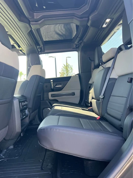 2026 GMC Hummer EV - Image 7 of 11
