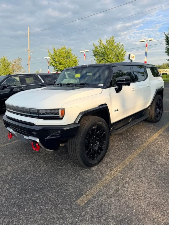 2026 GMC Hummer EV - Image 2 of 4