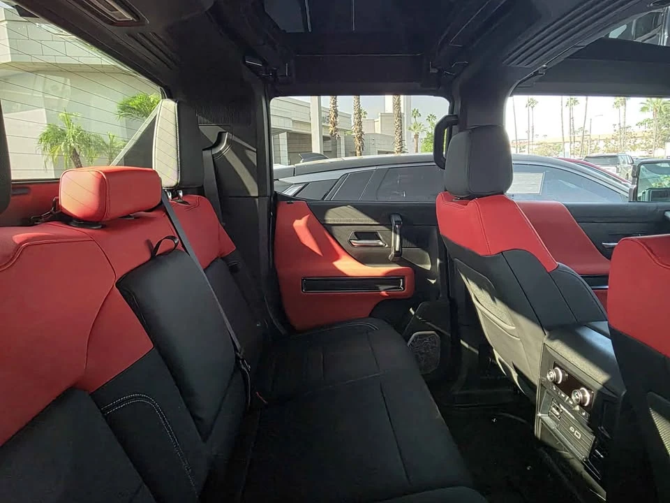 2026 GMC Hummer EV - Image 8 of 17