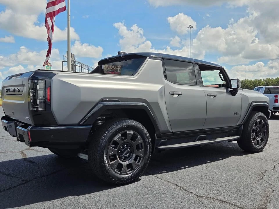2026 GMC Hummer EV - Image 7 of 20
