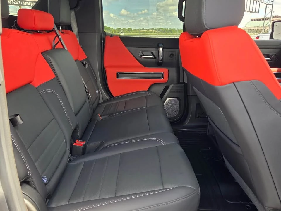 2026 GMC Hummer EV - Image 14 of 20
