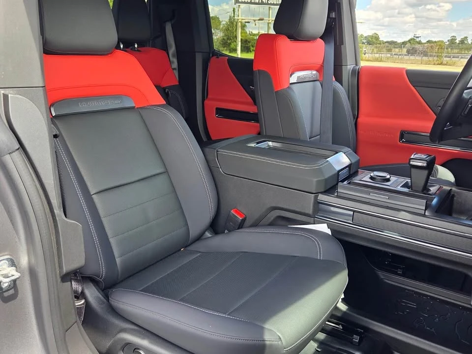2026 GMC Hummer EV - Image 13 of 20