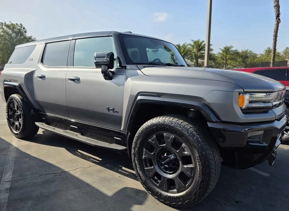 2026 GMC Hummer EV - Image 5 of 17