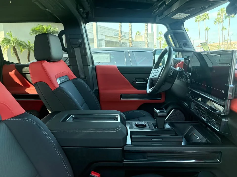 2026 GMC Hummer EV - Image 4 of 6
