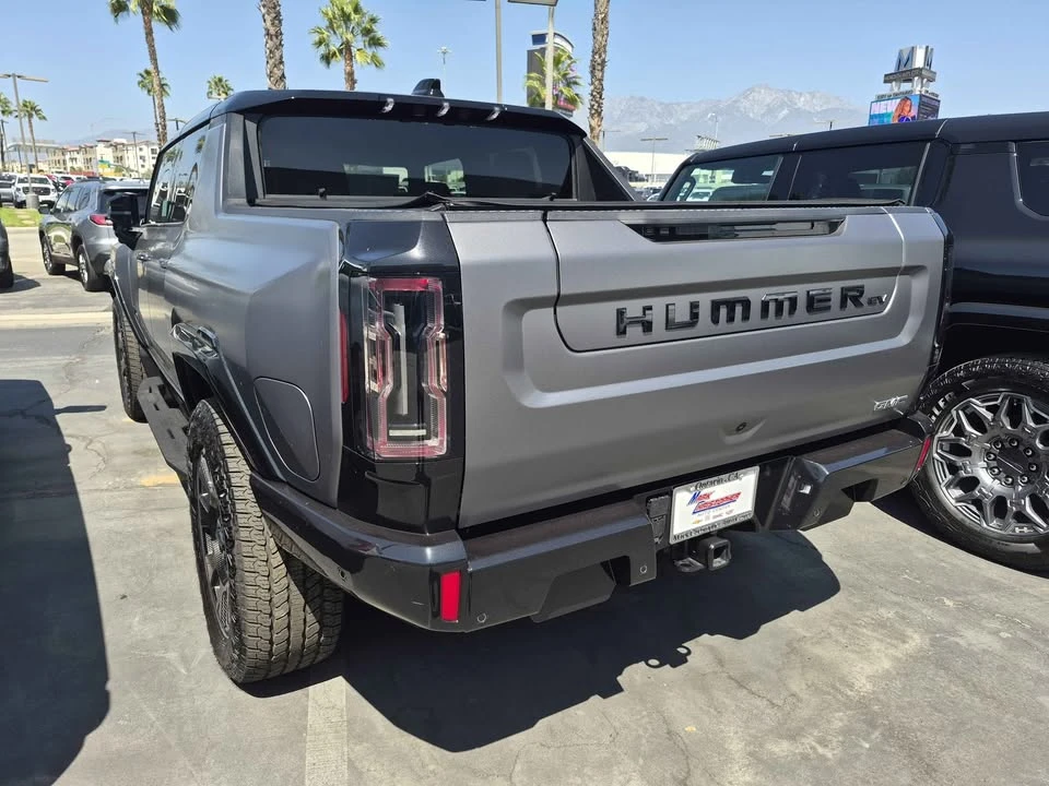 2026 GMC Hummer EV - Image 4 of 6
