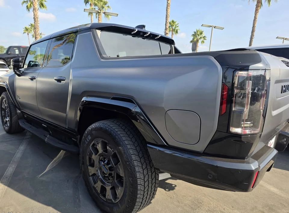 2026 GMC Hummer EV - Image 4 of 17