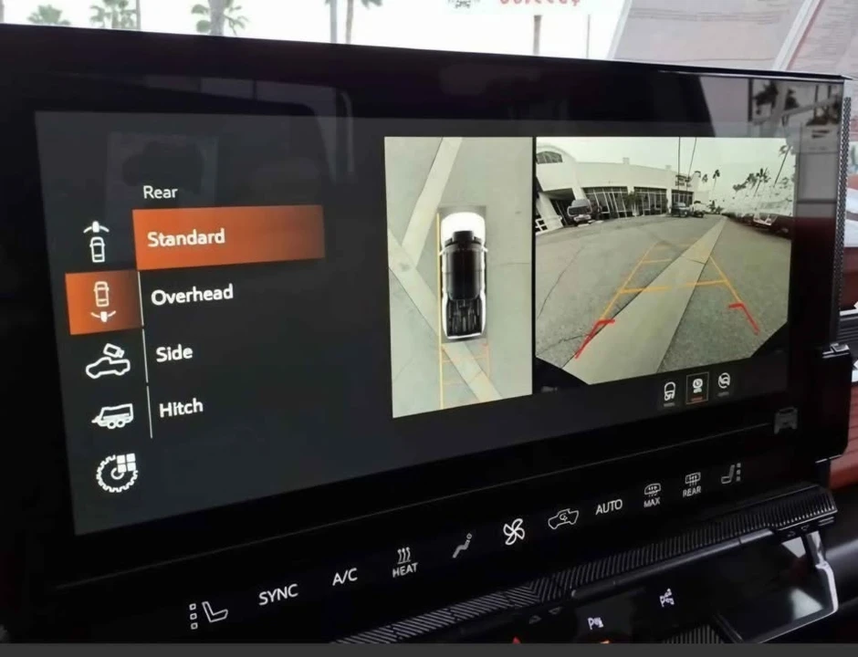 2026 GMC Hummer EV - Image 15 of 17