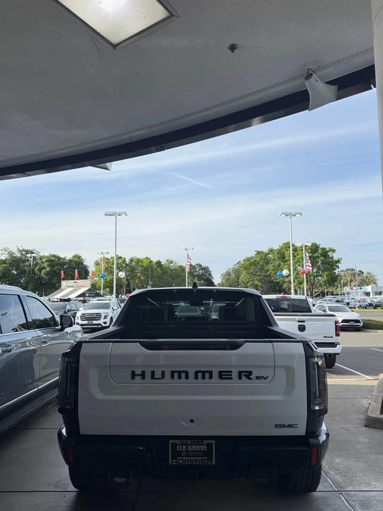 2026 GMC Hummer EV - Image 4 of 4