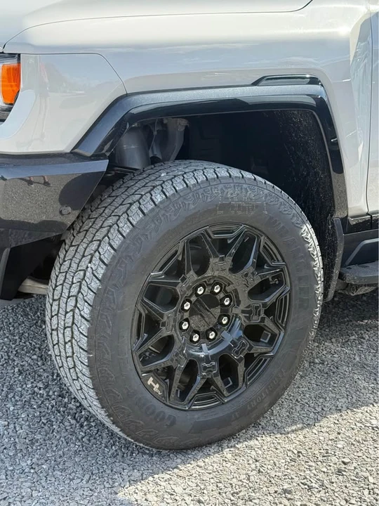 2026 GMC Hummer EV - Image 14 of 14