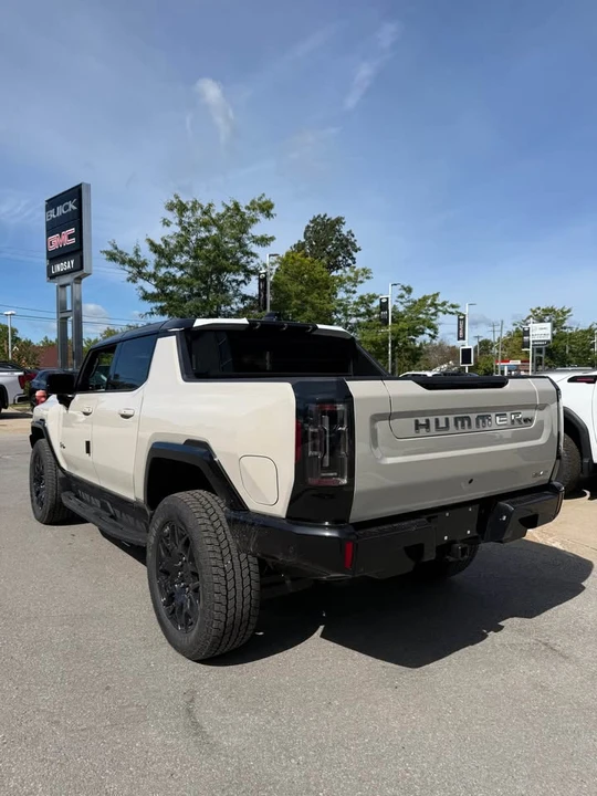 2026 GMC Hummer EV - Image 4 of 14