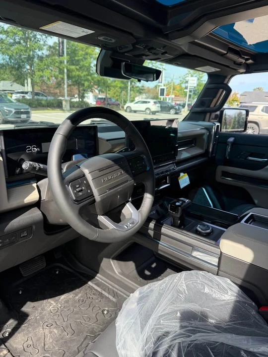 2026 GMC Hummer EV - Image 7 of 14