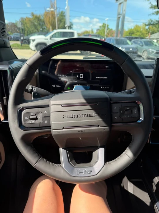 2026 GMC Hummer EV - Image 12 of 14