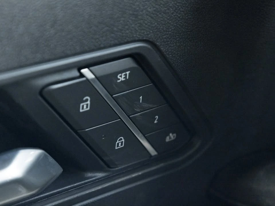 2026 GMC Hummer EV - Image 20 of 20