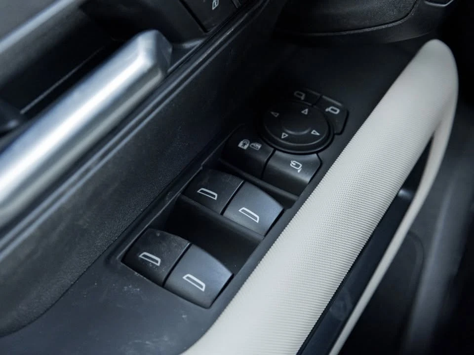 2026 GMC Hummer EV - Image 19 of 20